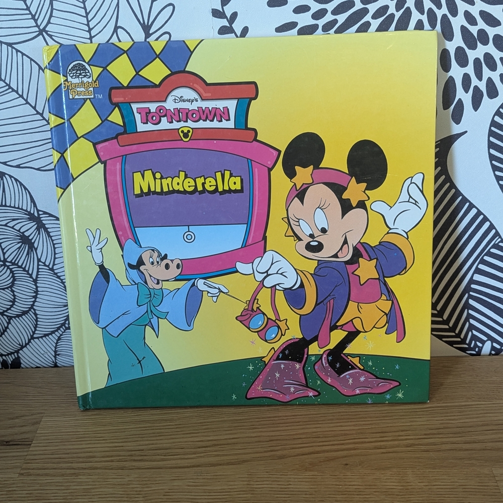 Vintage 1995 Disney Toontown‎ Minderella Book